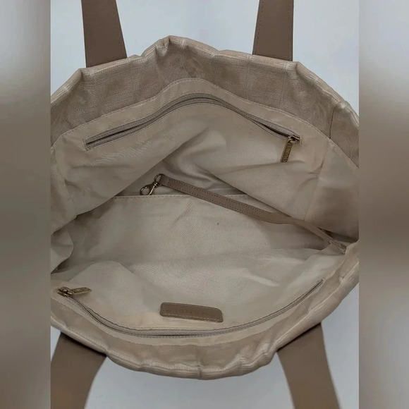 Authentic CHANEL Small Travel Ligne tote - Picture 8 of 12